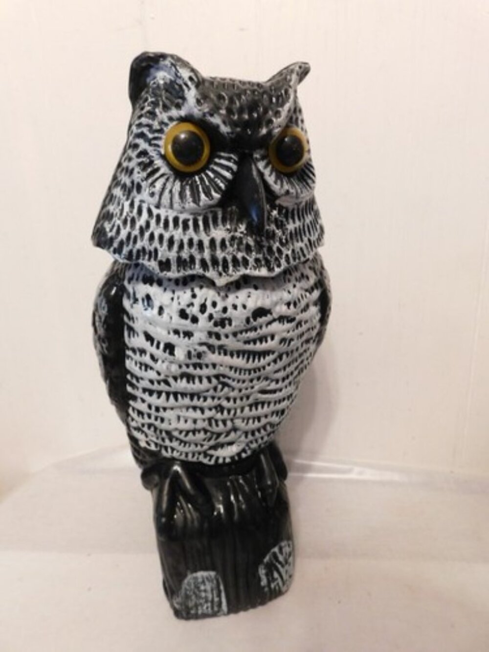 Owl Garden Decoy Blow Mold with Moving Head Fits Fence Posts